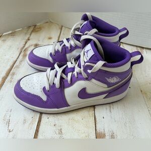 NIKE AIR JORDAN 1 Mid “Purple Venom” kids youth size 3 EUC